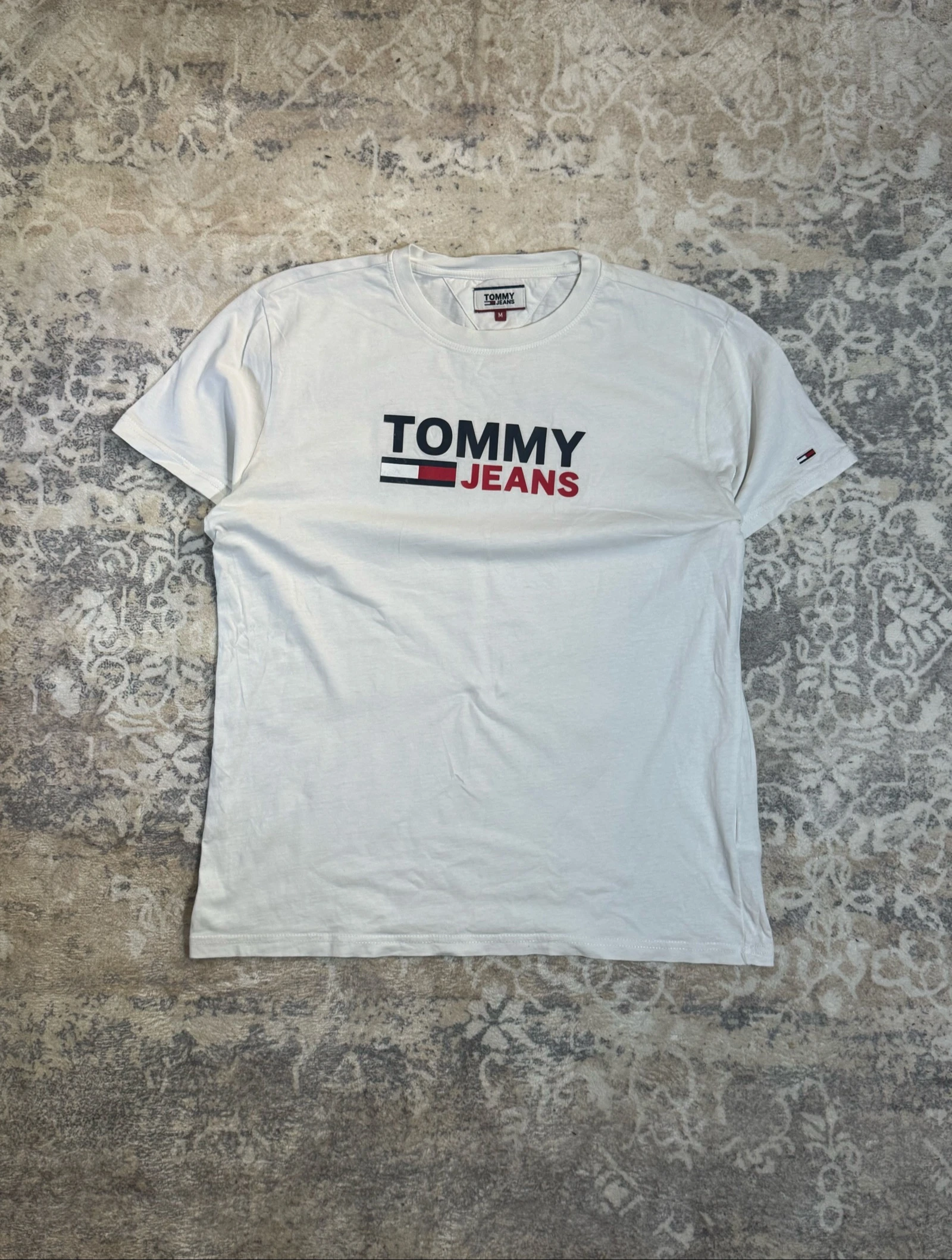 Camiseta Tommy Jeans Blanca Logo Frontal 